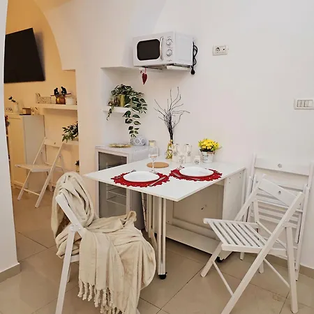 Bastion White Pearl Apartment